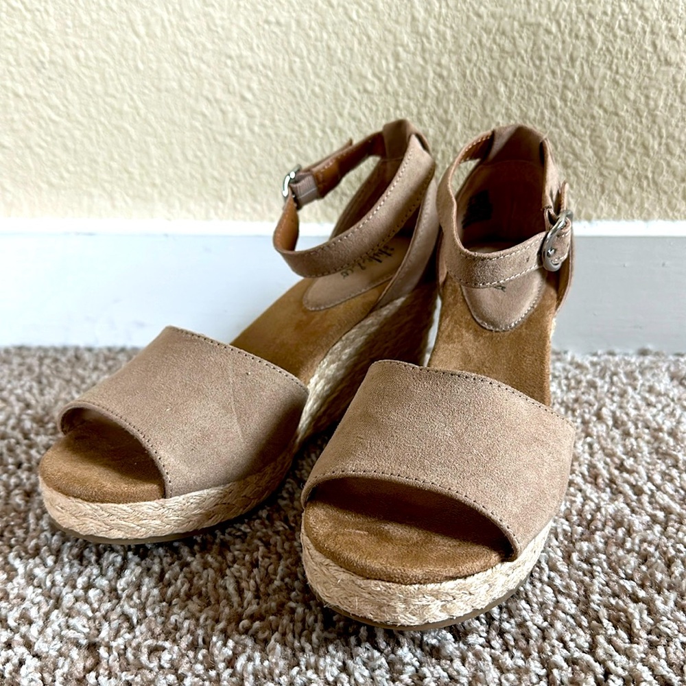 Beige Wedge Sandals/Heels
